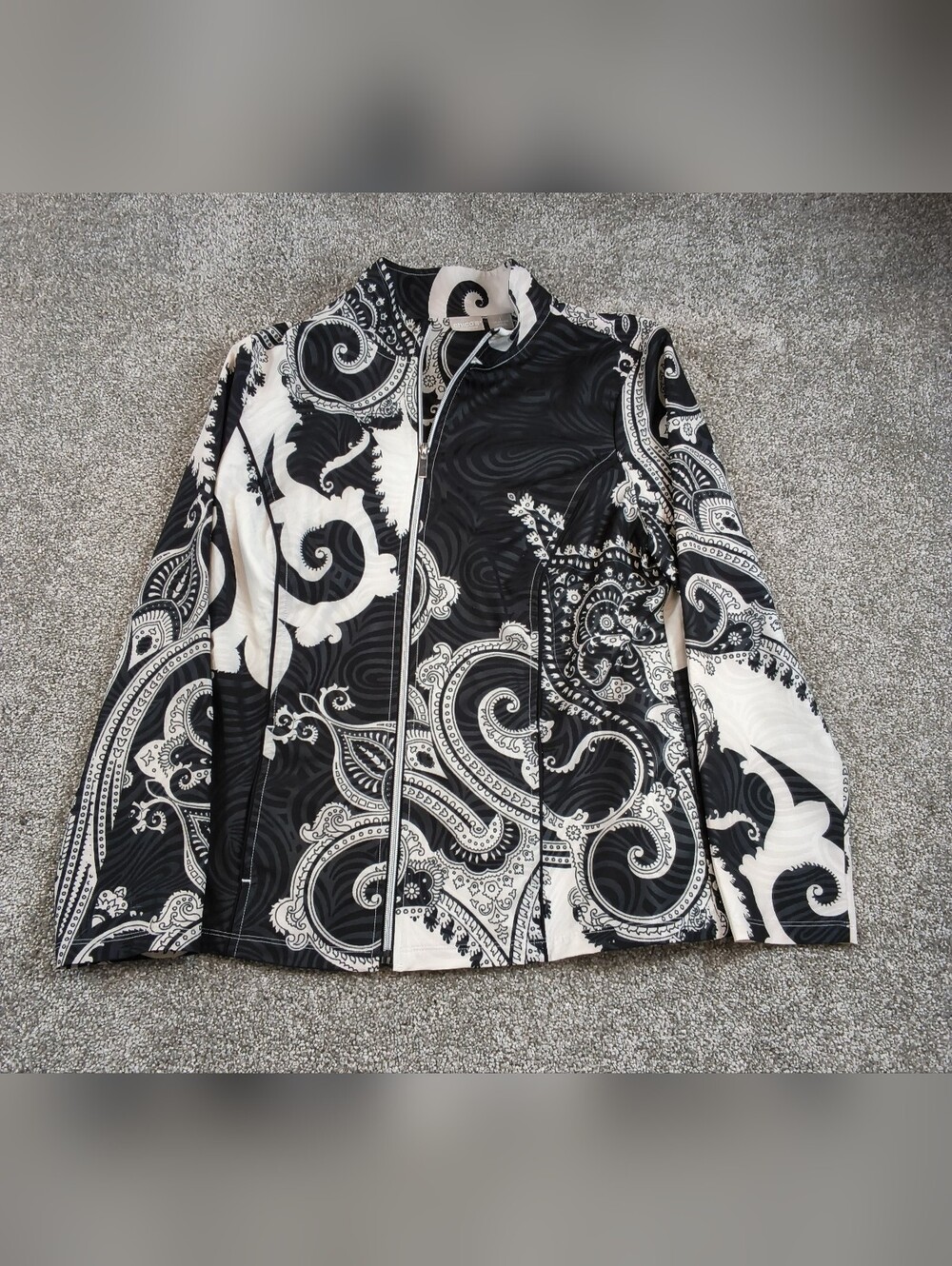 Chico's Zenergy Jacket Womens 1 8/10 Black White Paisley Print Full Zip Classic